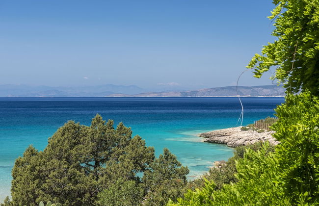 Electra Beachfront Villa - Photo 42