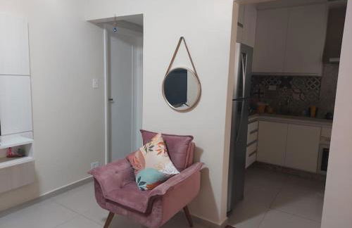 Apartamento encantador- 40 metros da praia e duas quadras do shopping - Foto 6