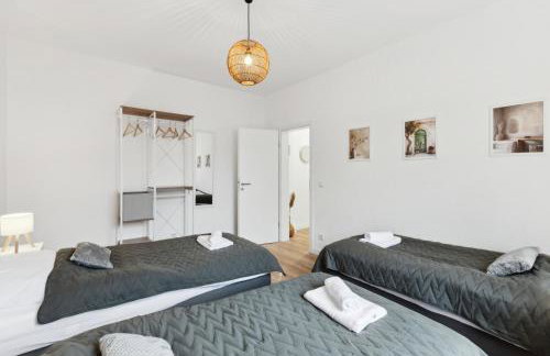 Modern-Netflix-Messe-Veltins Arena-Free Parking - Foto 39