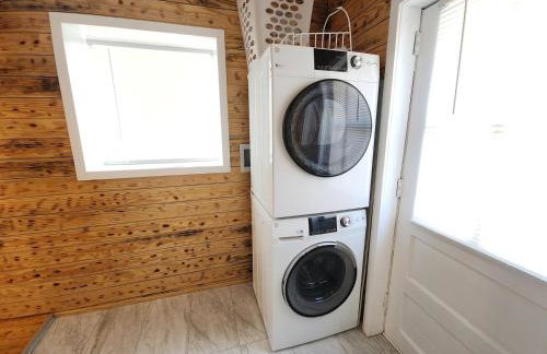 Nestled Away- Comfortable 3BDRM, Central Location - Foto 17