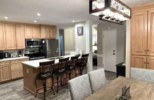 Rustic Modern Condo - Close to Village - Sleeps 10 - Foto 13