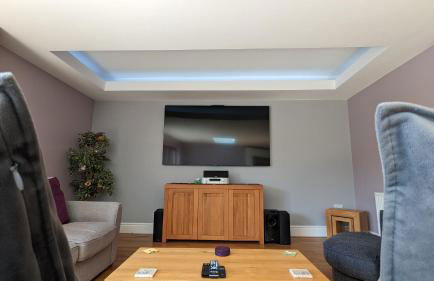 Cheltenham large house with gym, bar & hot tub - Photo 24