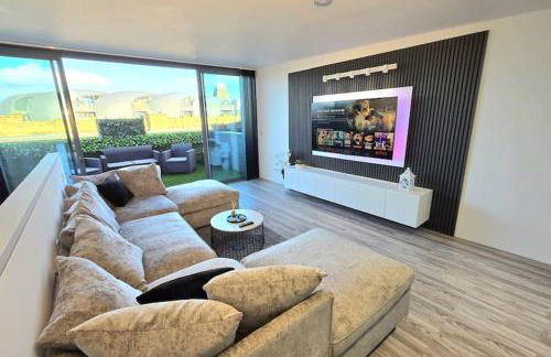 Modern Duplex Penthouse Panoramic Views & Parking - Foto 1