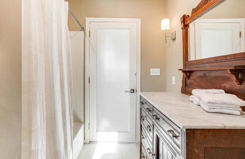 Elegant Gloucester Beach Getaway with Ocean Views! - Foto 19