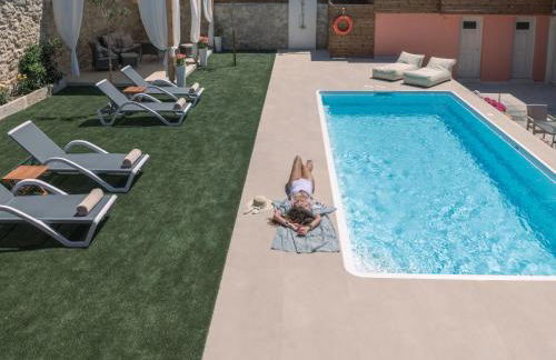 Arhontiko Arhanes Suites - Photo 5