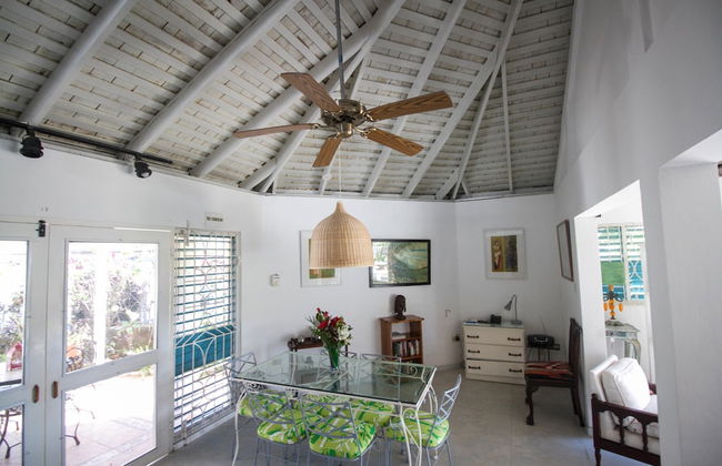 Yellow Canary Beach Villa - Photo 1