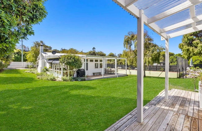 Portsea Paradise Pool and Tennis Court - Photo 23