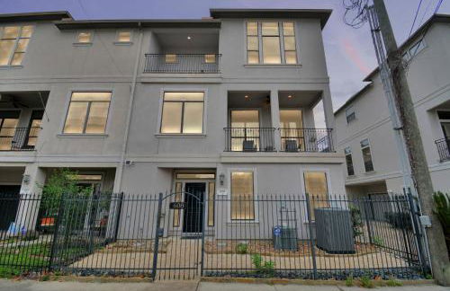 3BR 3Ba Upscale Luxury Home in The Heights - Foto 40