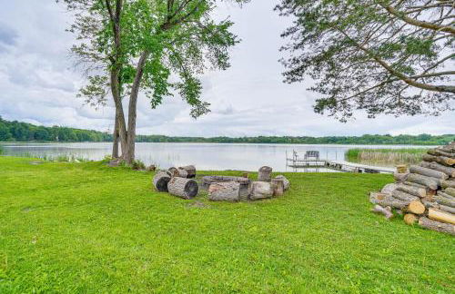 Lakefront Mound Getaway Near Snowmobiling Trails! - Foto 17