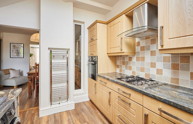 Host Stay Church View Cottage - Photo 2