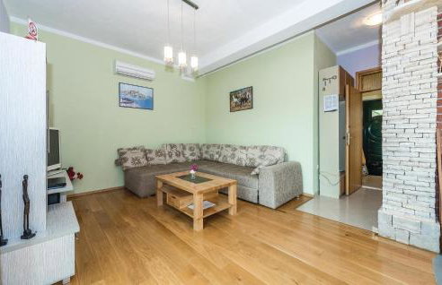 Awesome Home In Mirlovic Polje - Foto 27