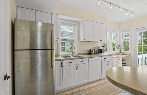 3 BR 2BA Lakefront Home - Dog Friendly - 30 Day - Foto 14