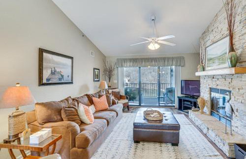 Lakefront Osage Beach Abode w/ Grill & Pool Access - Foto 4