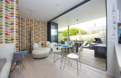 Two Bare Feet - Photo 1