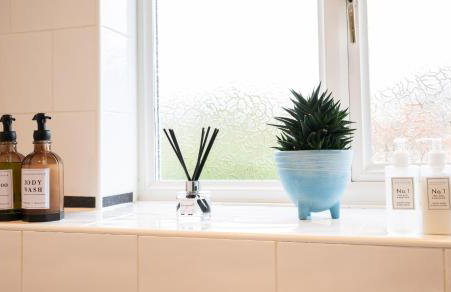 Award Winning Beautiful House in South Cambridge, 14-Min Drive to the City Centre, Free Parking, No Sofabeds, Sleeps 6 - Photo 27