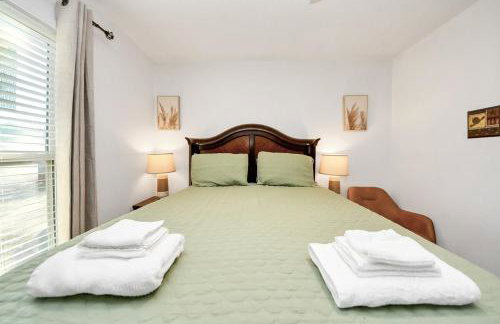 Stylish Katy Retreat 4BR Sleeps 10 Outdoor Escapre - Foto 8