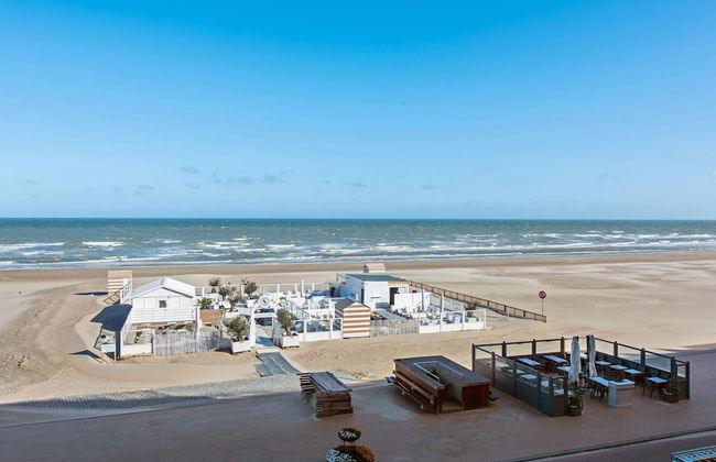 Royal 201 Seafront Apartment in a top Location - Foto 12