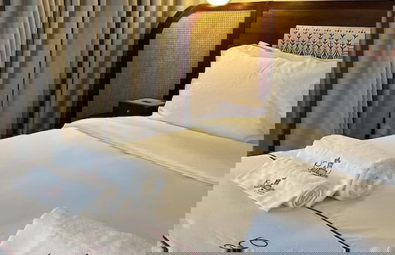 Golden Balcony Hotel - Photo 10