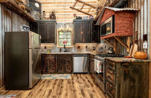 Magical Treehouse with Slide by Brazos River for Family Glamping Adventures in Texas - Foto 18