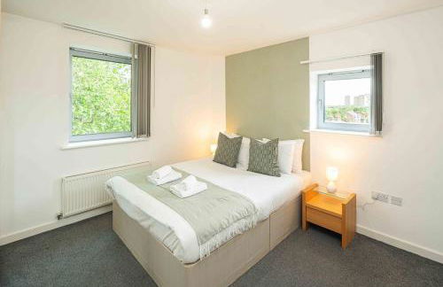 Stylish 2-Bed with Stunning View - Foto 33