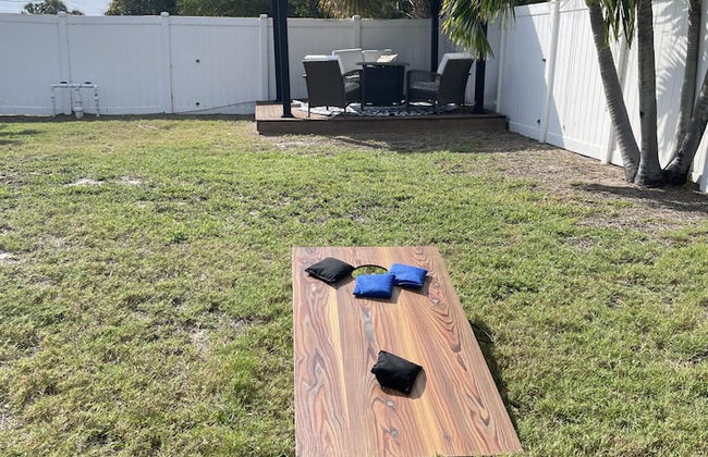 Kiss the Wave - Spacious 4BR 3BA w Pool hot tub - Foto 51