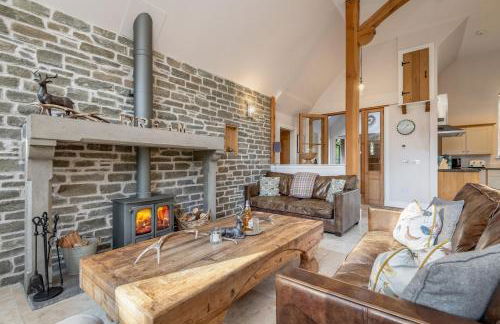 Scenic Oaklodge with wood burner - Photo 29