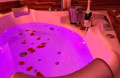 Séjour détente au cœur de MÂCON spa,ciné,bouteille offerte - Foto 9