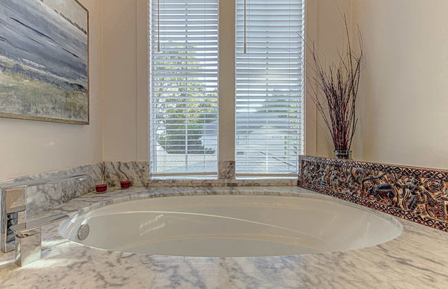 Immaculate Waterfront Home for 16 w/ Private Dock! - Foto 26