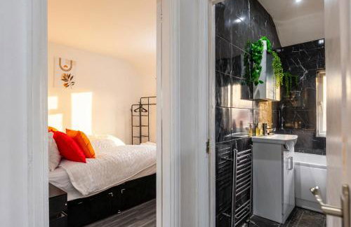 Spacious 3-Bed Home for 8 | Free Parking & Garden - Foto 15