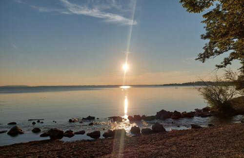 ChiemSeeNest - romantische Ferienwohnung am Chiemsee mit separatem Sommer Seezugang - Photo 1
