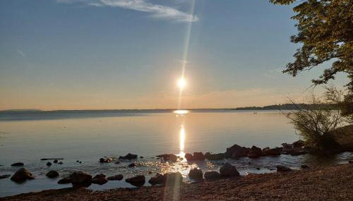 ChiemSeeNest - romantische Ferienwohnung am Chiemsee mit separatem Sommer Seezugang - Foto 1