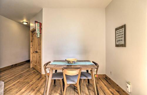 Flathead Lake Getaway with Balcony, Fireplace! - Foto 8