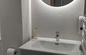 Apartamentos Gran Capitán - Photo 26