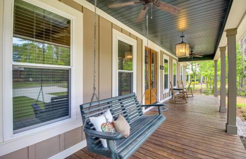 Spacious Midway Cottage with Porches, Near Hunting! - Foto 35