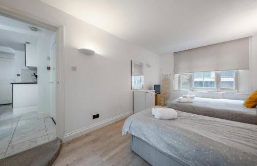 1 Bed Studio Apartment opposite Liverpool Street station - Foto 2