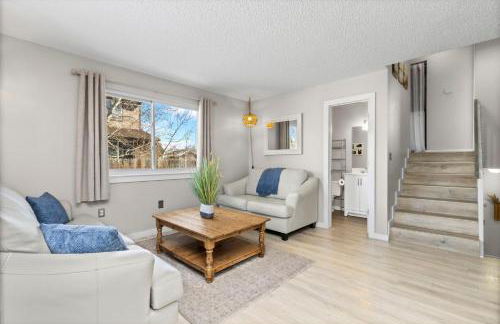 Chimney Park Retreat King Suite and Fenced Yard - Foto 12