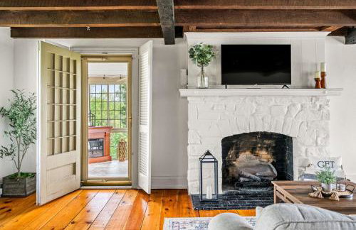 Downingtown Manor - 1900s Farmhouse with Creek Views - Foto 9