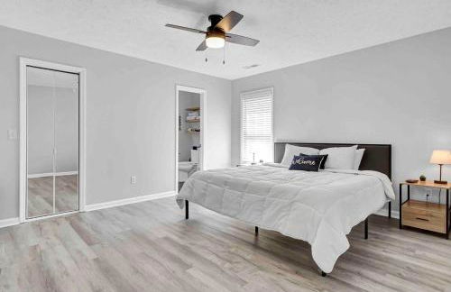 Relaxing 3 Bedroom Home Close to Beach & Airport! - Foto 23