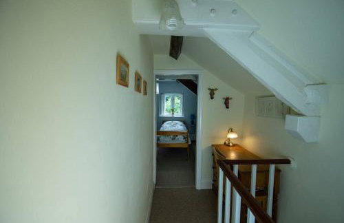 Characterful 2 bed cottage in excellent location - Photo 26