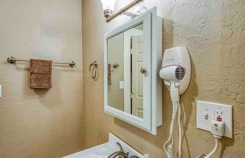 2 King Beds! Fantastic Stylish Bungalow home! - Foto 6