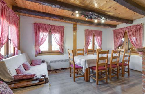 Rustic Cottage With Heated Pool - Happy Rentals - Foto 33