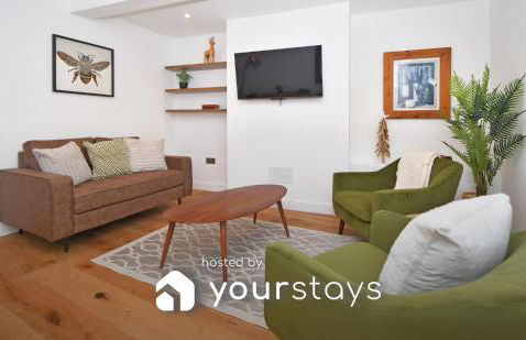 Chapel House by YourStays - Two bed cottage in Market Town of Sandbach, high end finish - Photo 1