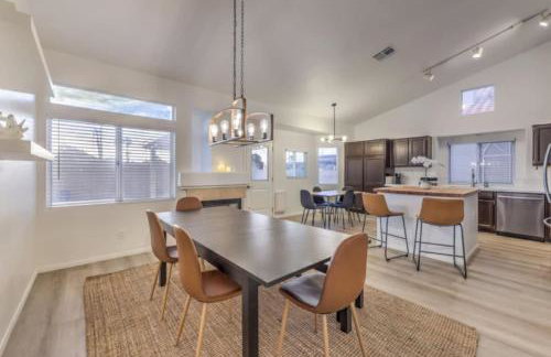 Creekwater | Pebbletech Pool & Spa 10 Min to Strip - Photo 14