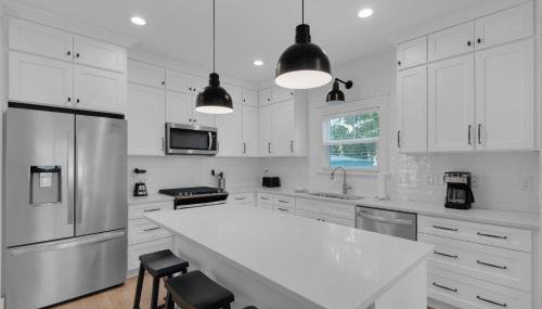 Golf Cart, 3 King Beds, Covered Rooftop Area, Half Mile to Beach! - Foto 3, stove, dishwasher, minibar