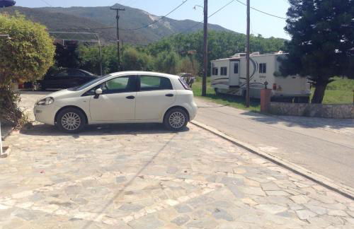 Dina Studios - Photo 4