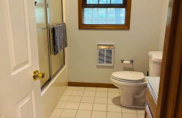 On a Whim Peaceful 2 bedroom home plus loft in charming lakefront community - Foto 20