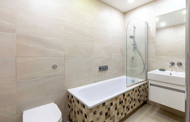 Beautiful Canal Side Notting Hill Abode With Terrace - Photo 13