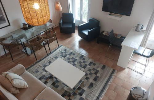 Place du Suquet - In the hart of old Cannes - 2 Min Walking distance from Palais de Festivals and Beaches - Photo 4