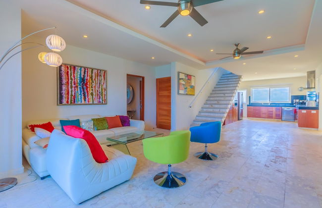 Isla 33 - 3 Bedroom PH #2404 - Photo 2