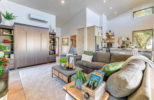 Dreamy Hilltop View Roseburg Retreat with Hot Tub! - Foto 5